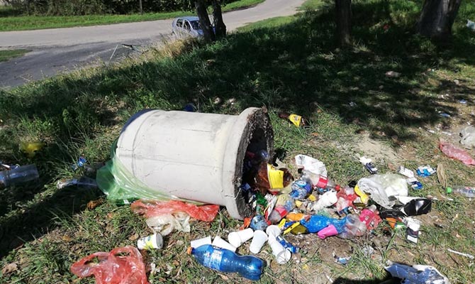 Törtek, zúztak amit csak értek